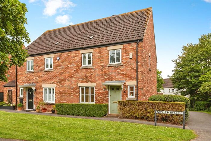3 Bedroom Semi Detached House For Sale In Adelante Close, Stoke Gifford, Bristol, BS34