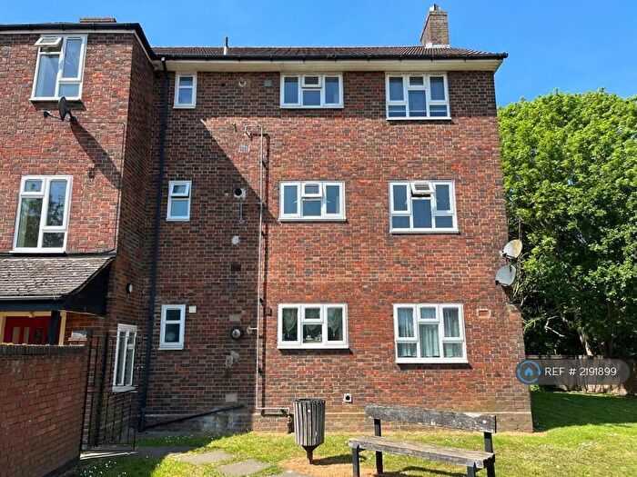 1 Bedroom Flat To Rent In Faymore Gardens, South Ockendon, RM15