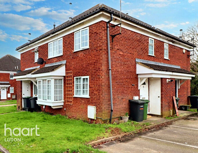 2 Bedroom End Of Terrace House To Rent In Milverton Green, Luton, LU3