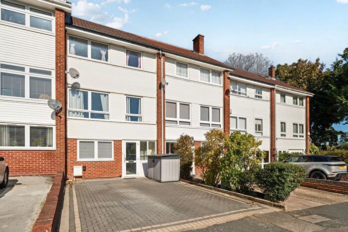 4 Bedroom Terraced House For Sale In Mead Way, Bromley, BR2