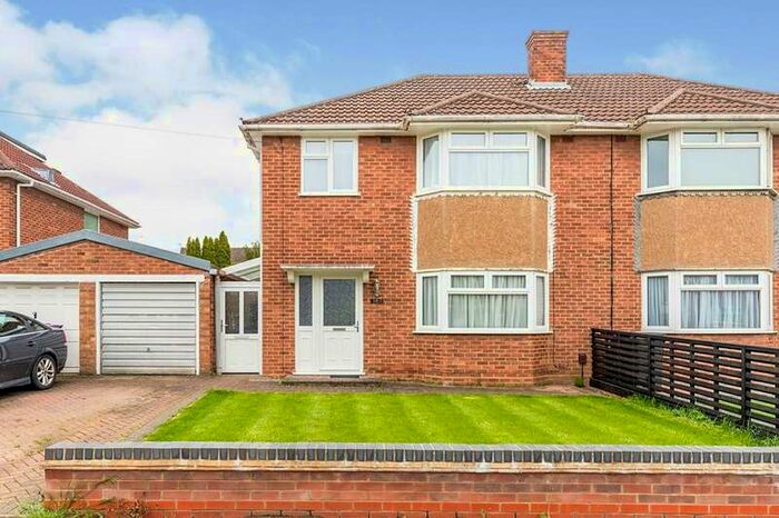 3 Bedroom Semi-Detached House To Rent In Grange Road, Letchworth Garden City, Hertfordshire, SG6