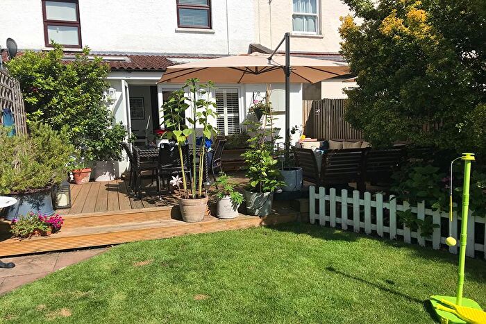 3 Bedroom Semi-Detached House To Rent In Laurel Road, London, SW20