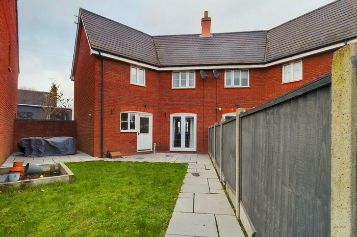 3 Bedroom Semi-Detached House For Sale In Derby Road, Uttoxeter, ST14