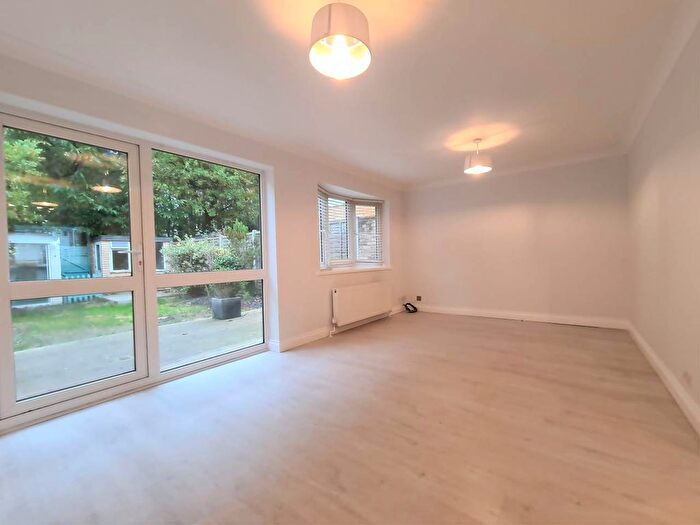3 Bedroom Property To Rent In Kinross Avenue, South Ascot, Berkshire, SL5