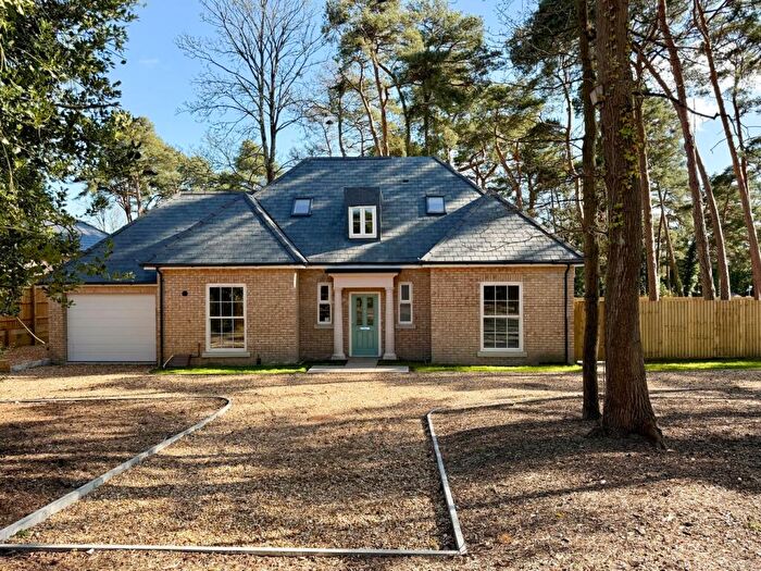 4 Bedroom Detached House For Sale In Woolsbridge Road, Ashley Heath, Ringwood, BH24