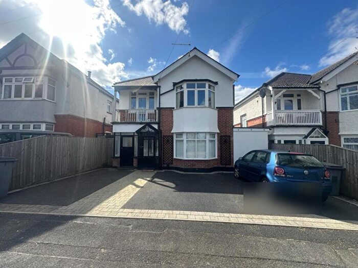 2 Bedroom Flat To Rent In Fitzharris Avenue, Bournemouth, BH9