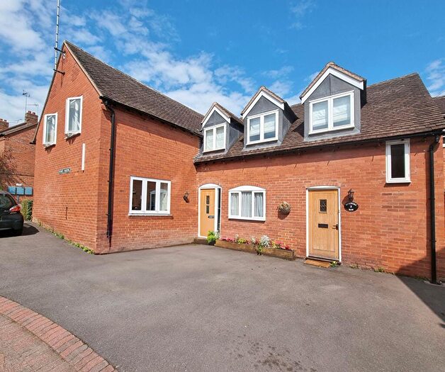 2 Bedroom Apartment To Rent In Monmouth Close, Kenilworth, CV8