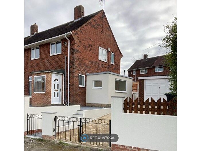 2 Bedroom Semi-Detached House To Rent In Aberfield Walk, Leeds, LS10