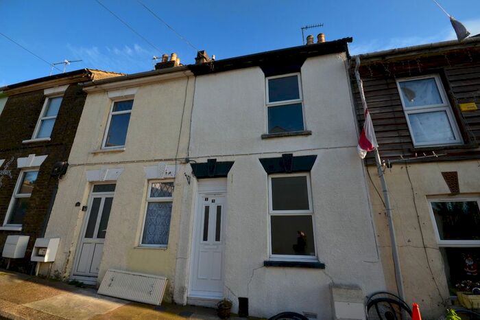 2 Bedroom Terraced House To Rent In Mayfair, Rochester, Kent, ME2