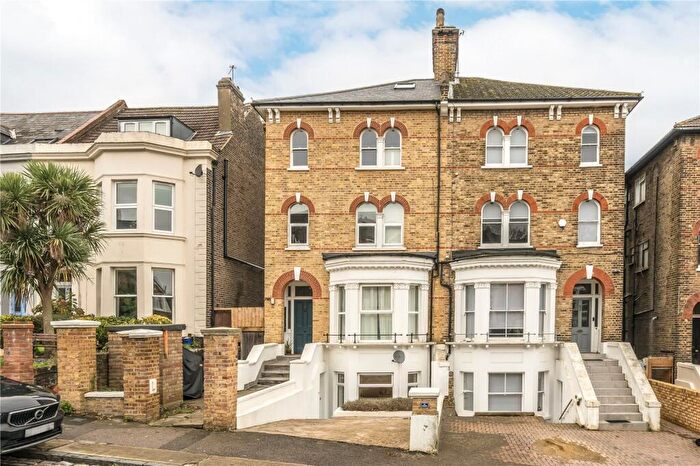 1 Bedroom Flat For Sale In Eglinton Hill, Shooters Hill, SE18