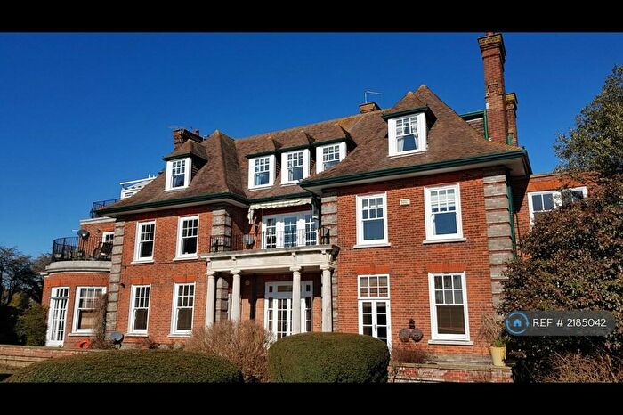 3 Bedroom Flat To Rent In Metropole Road West, Folkestone, CT20