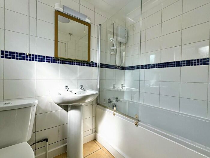 2 Bedroom Cottage To Rent In Long Road, Lowestoft, NR33