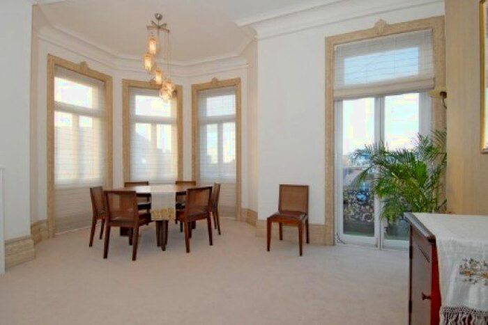 4 Bedroom Flat To Rent In Earl's Court Square, London, SW5