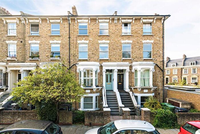 2 Bedroom Maisonette To Rent In Lilford Road, Camberwell, SE5