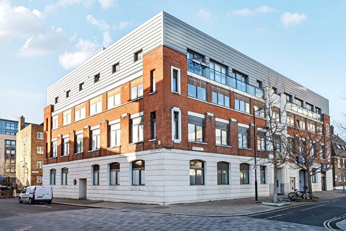 2 Bedroom Flat For Sale In Tabard Street, Borough, London, SE1