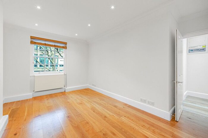 2 Bedroom Flat To Rent In Store Street, Bloomsbury, WC1E