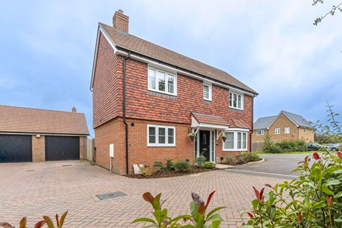 4 Bedroom Detached House For Sale In Snowdrop Gardens, Hellingly, BN27