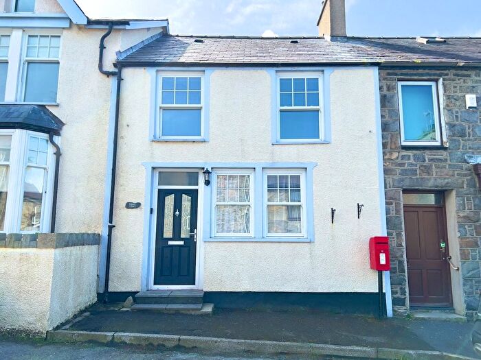 3 Bedroom Terraced House For Sale In Eifl Road, Trefor, Caernarfon, Gwynedd, LL54
