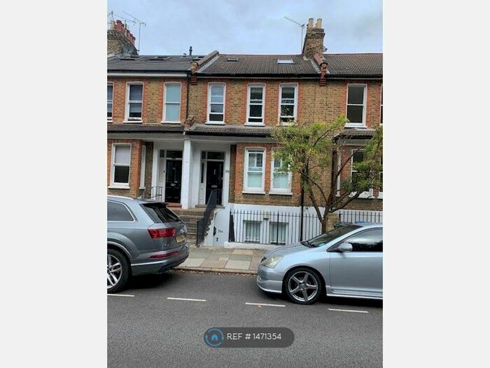 2 Bedroom Flat To Rent In Blackheath, London, SE3