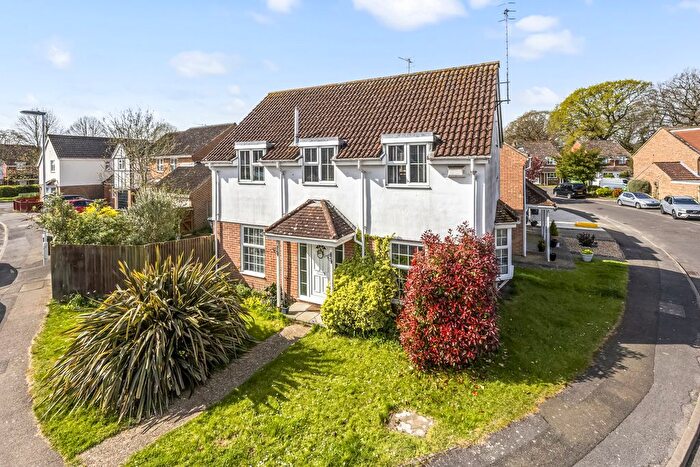 4 Bedroom Detached House For Sale In Cypress Avenue, Worthing, BN13
