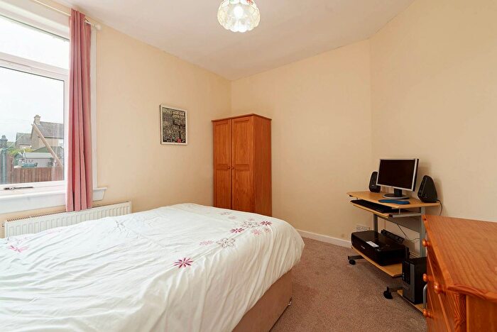 2 Bedroom Semi-Detached Bungalow For Sale In Oxford Road, Renfrew, Renfrewshire, PA4