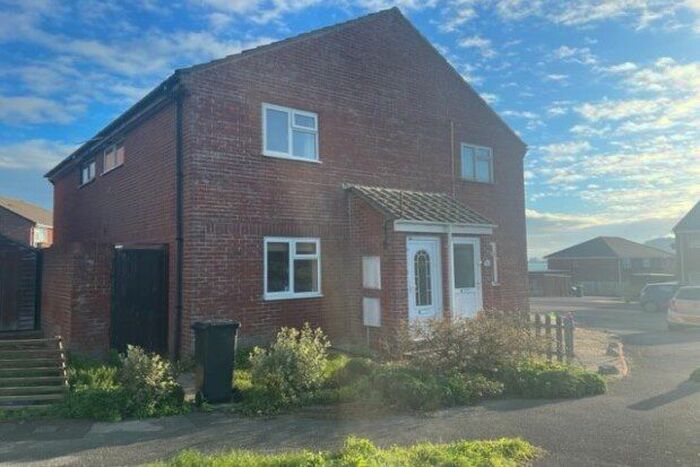 1 Bedroom Property To Rent In Kingfisher Close, Weymouth, DT4