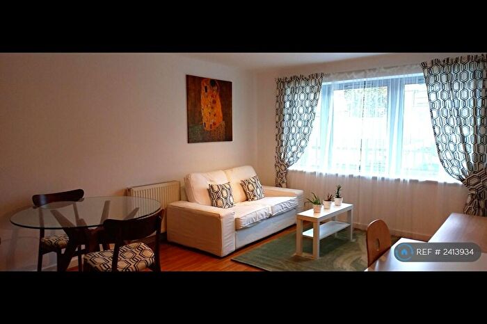 1 Bedroom Flat To Rent In Merchant Street, London, E3