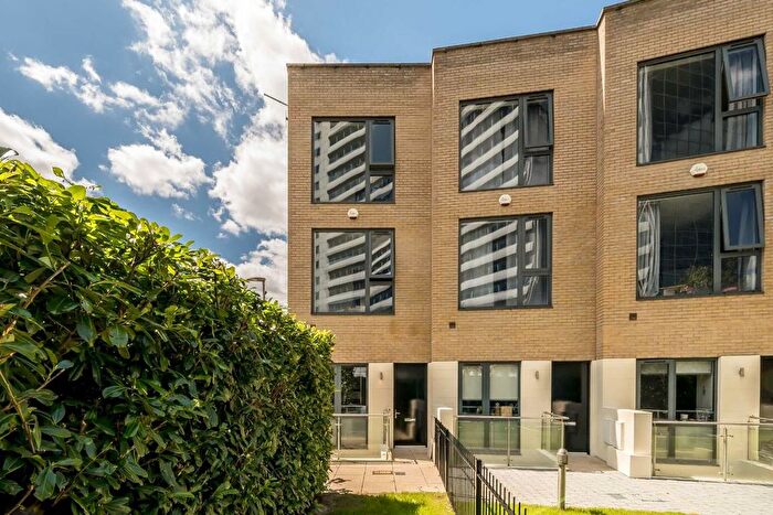 5 Bedroom Terraced House For Sale In Gunnersbury Mews, Chiswick, W4