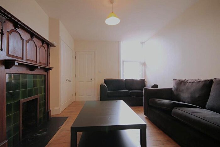 6 Bedroom Maisonette To Rent In Holmwood Grove, Jesmond, NE2