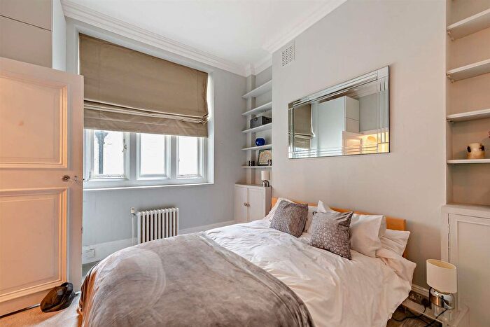 2 Bedroom Flat For Sale In Lennox Gardens, London, SW1X