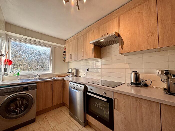 2 Bedroom Flat To Rent In Arica House, Slippers Place, SE16