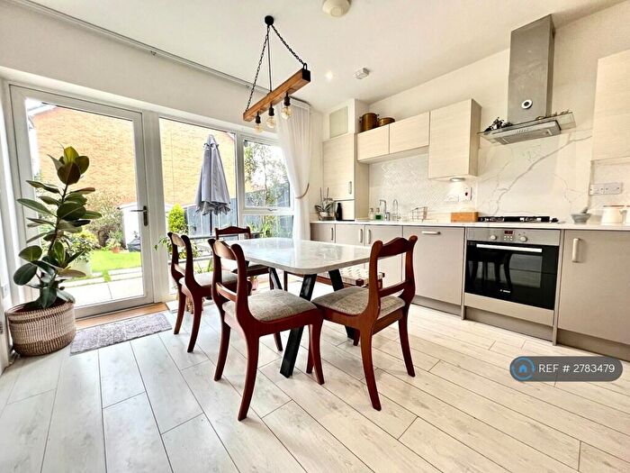 4 Bedroom Terraced House To Rent In Roffe Gardens, Dagenham, RM8