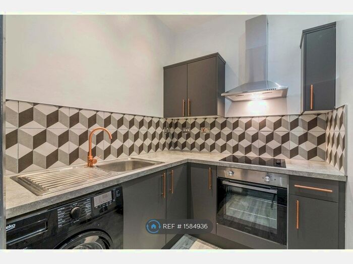 2 Bedroom Flat To Rent In Ebury Road, Nottingham, NG5