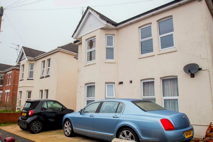 2 Bedroom Flat To Rent In Gerald Road, BH3