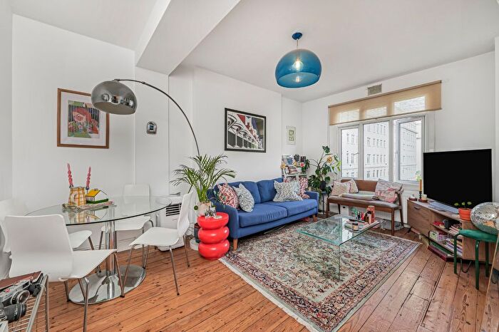 2 Bedroom Flat For Sale In Brixton Hill, London, SW2