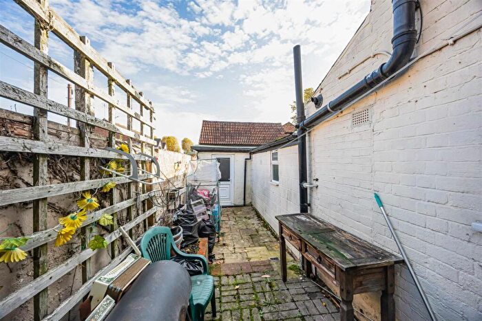 3 Bedroom End Of Terrace House For Sale In Mount Pleasant, Reading, RG1