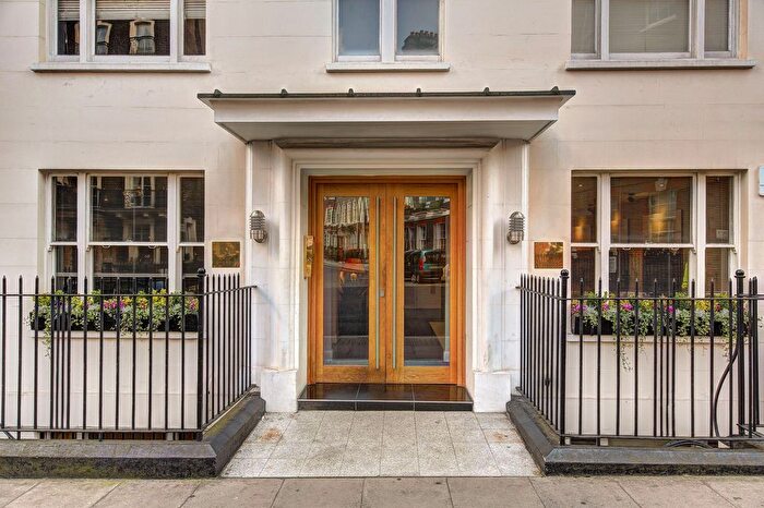 1 Bedroom Flat To Rent In Hill Street, London, W1J