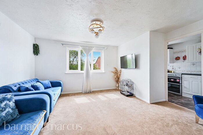 2 Bedroom Flat To Rent In Redford Close, Feltham, TW13