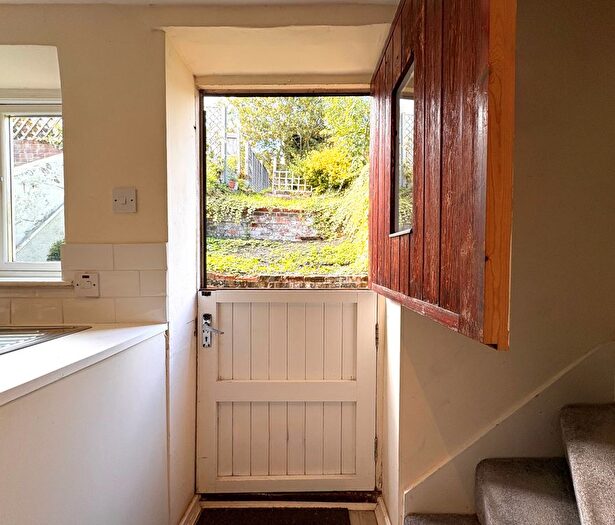 Terraced House For Sale In Frogmore Street, Tring, Hertfordshire, HP23