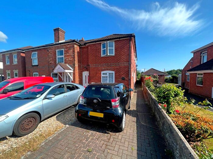 1 Bedroom Flat To Rent In Lower Northam Road, Hedge End, Southampton, Hampshire, SO30