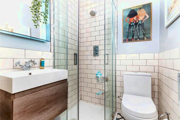 1 Bedroom Flat For Sale In New Cross Road, London, SE14