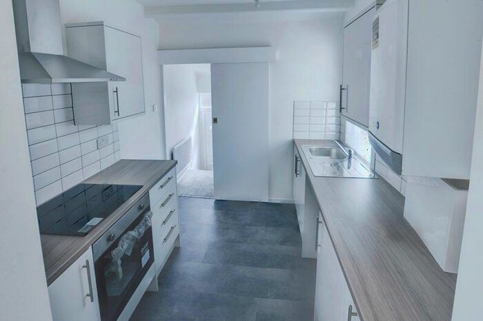 3 Bedroom Flat To Rent In Cartington Terrace, Newcastle Upon Tyne, NE6