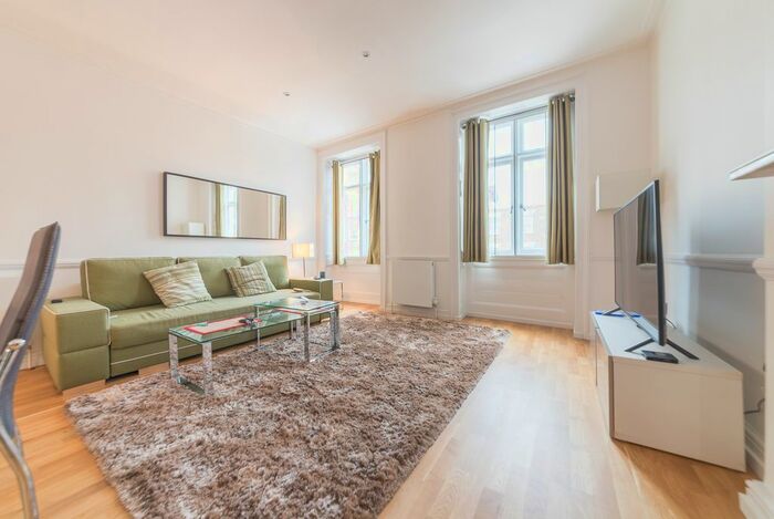 1 Bedroom Flat To Rent In Gloucester Place, Baker Street, London, W1U