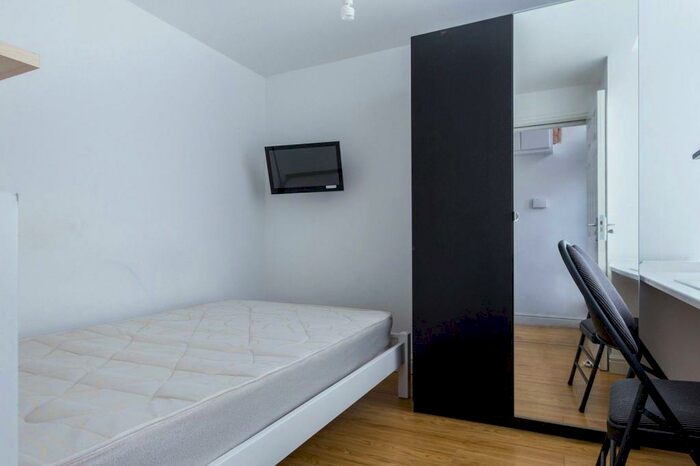 7 Bedroom House To Rent In Dawlish Road, Birmingham, B29