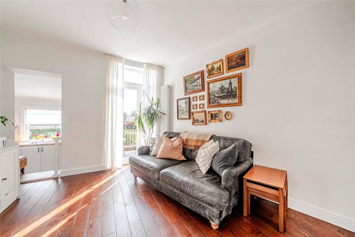 2 Bedroom Flat For Sale In Beckenham Road, Beckenham, BR3