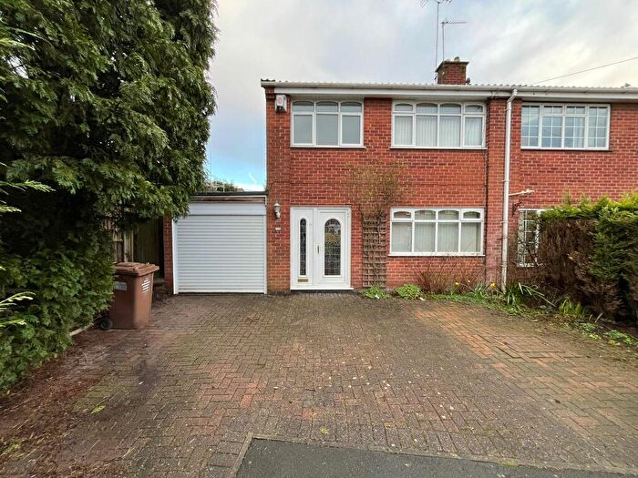 3 Bedroom Semi-Detached House To Rent In Ingleby Close, Swadlincote, Swadlincote, DE11