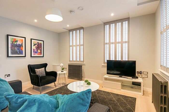 1 Bedroom Flat To Rent In Wellington Street, London, WC2B