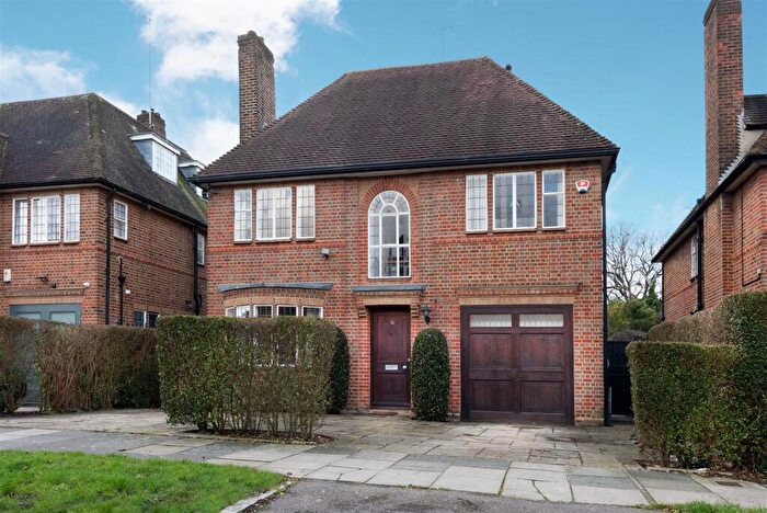 6 Bedroom Detached House For Sale In Kingsley Way, N2