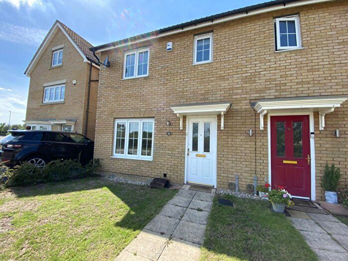 3 Bedroom Semi-Detached House To Rent In Priory Chase - Online Enquries Only, SS6