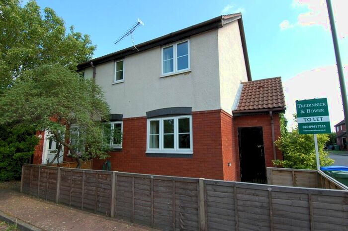 1 Bedroom End Of Terrace House To Rent In West Molesey, KT8